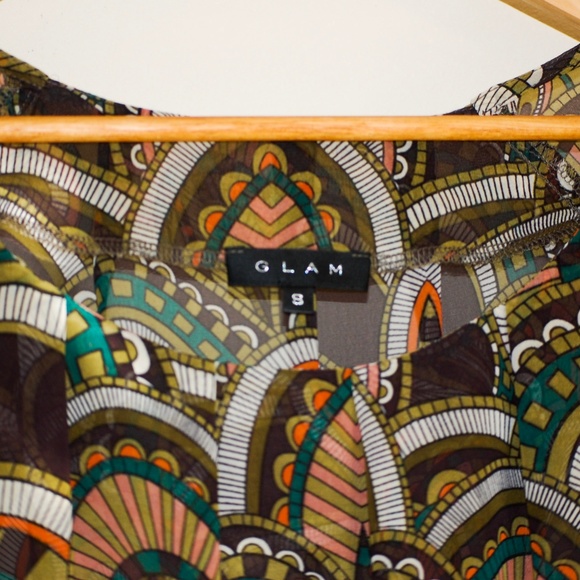 Fun, sheer patterned blouse - Picture 3 of 3